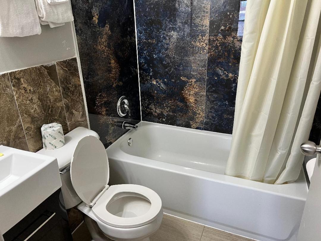 Miami Inn&Suites Oak Lawn Bagian luar foto