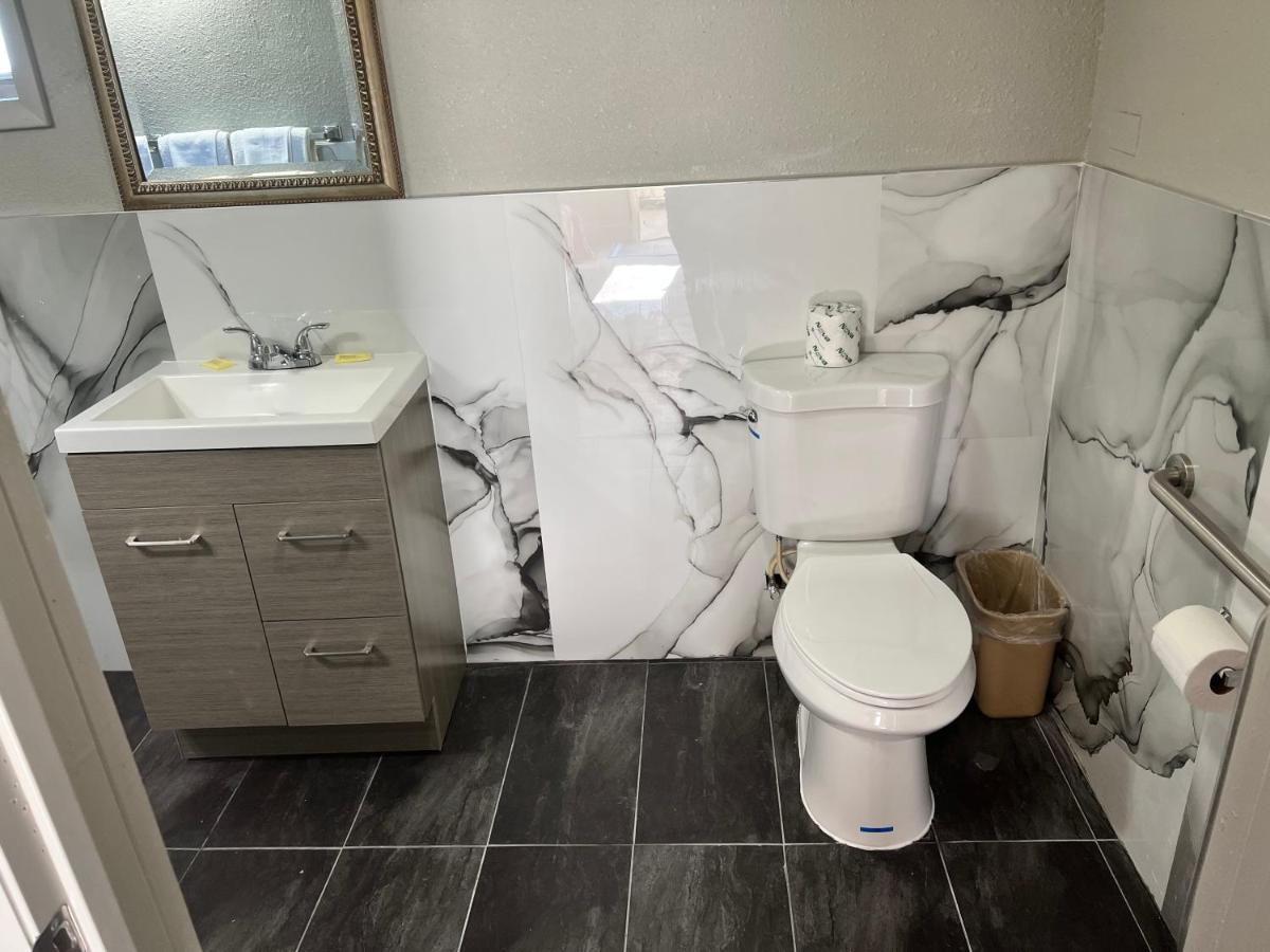 Miami Inn&Suites Oak Lawn Bagian luar foto