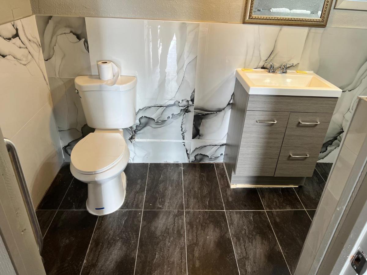 Miami Inn&Suites Oak Lawn Bagian luar foto