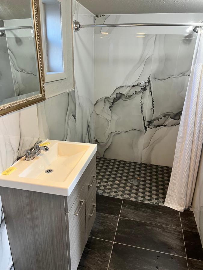 Miami Inn&Suites Oak Lawn Bagian luar foto