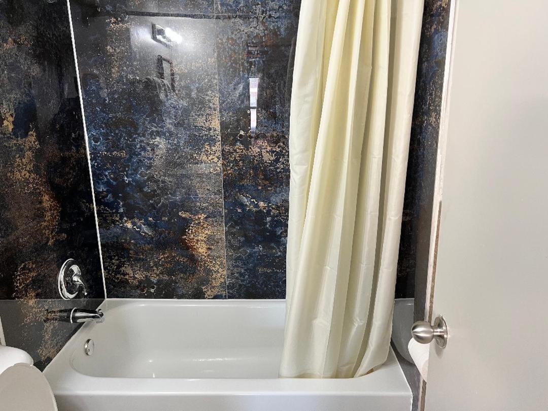 Miami Inn&Suites Oak Lawn Bagian luar foto