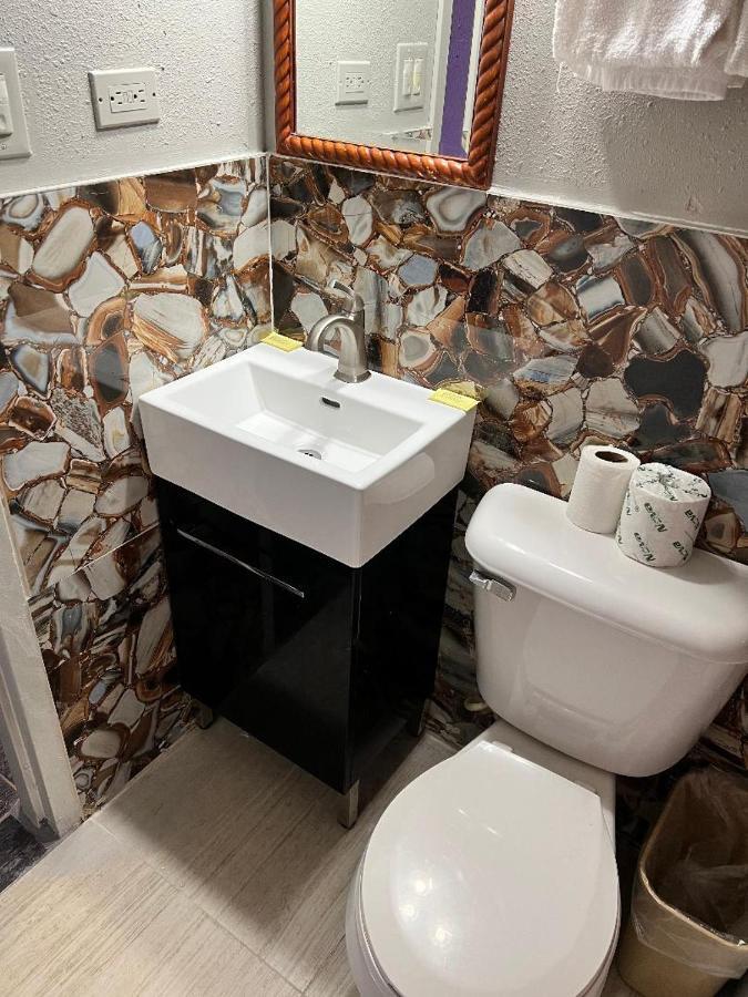 Miami Inn&Suites Oak Lawn Bagian luar foto