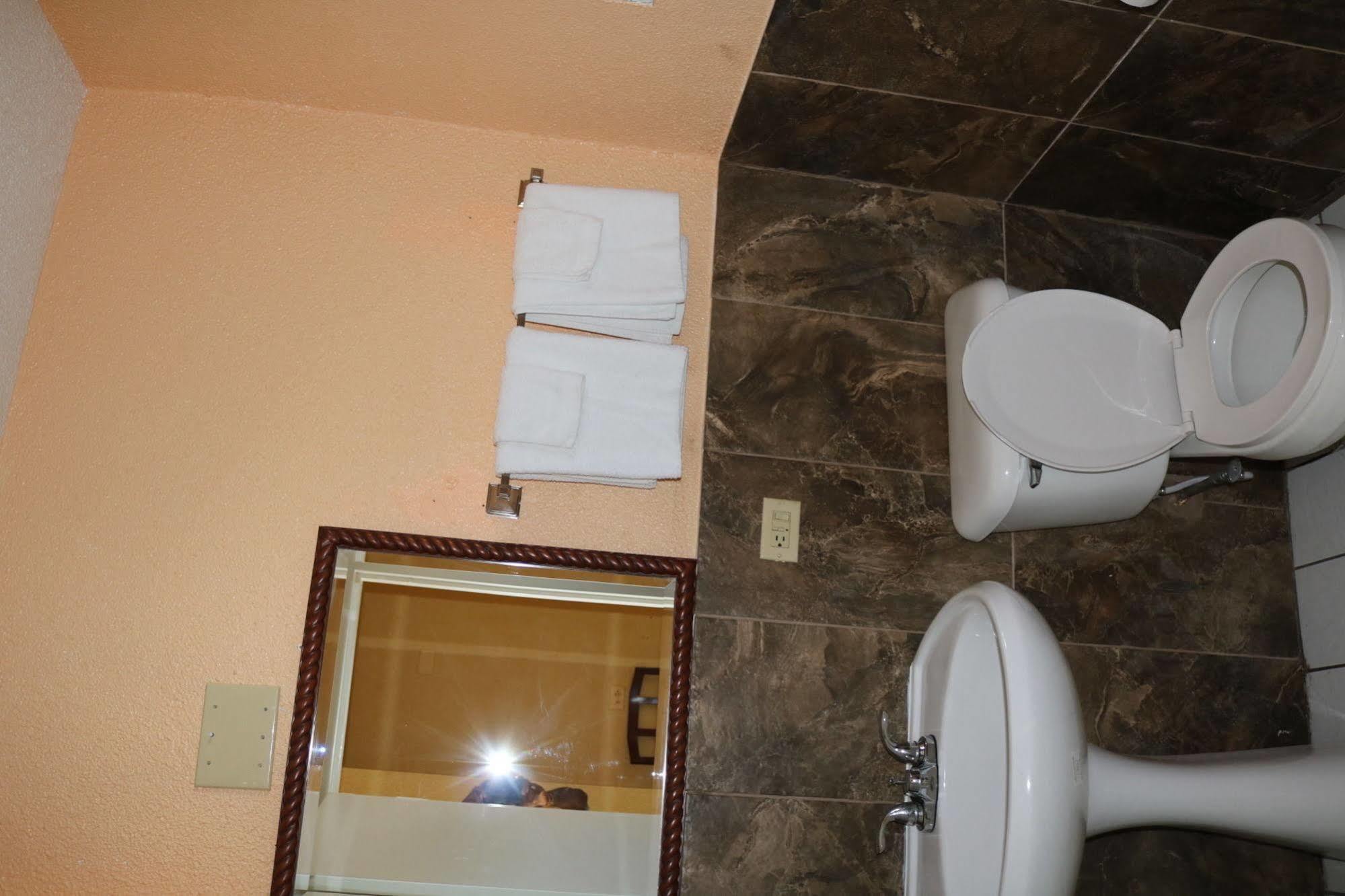 Miami Inn&Suites Oak Lawn Bagian luar foto