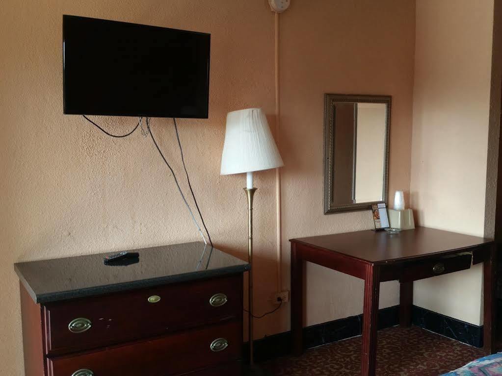 Miami Inn&Suites Oak Lawn Bagian luar foto