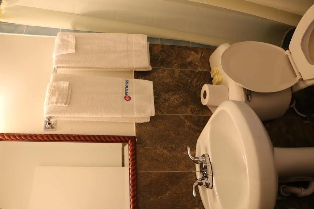Miami Inn&Suites Oak Lawn Bagian luar foto