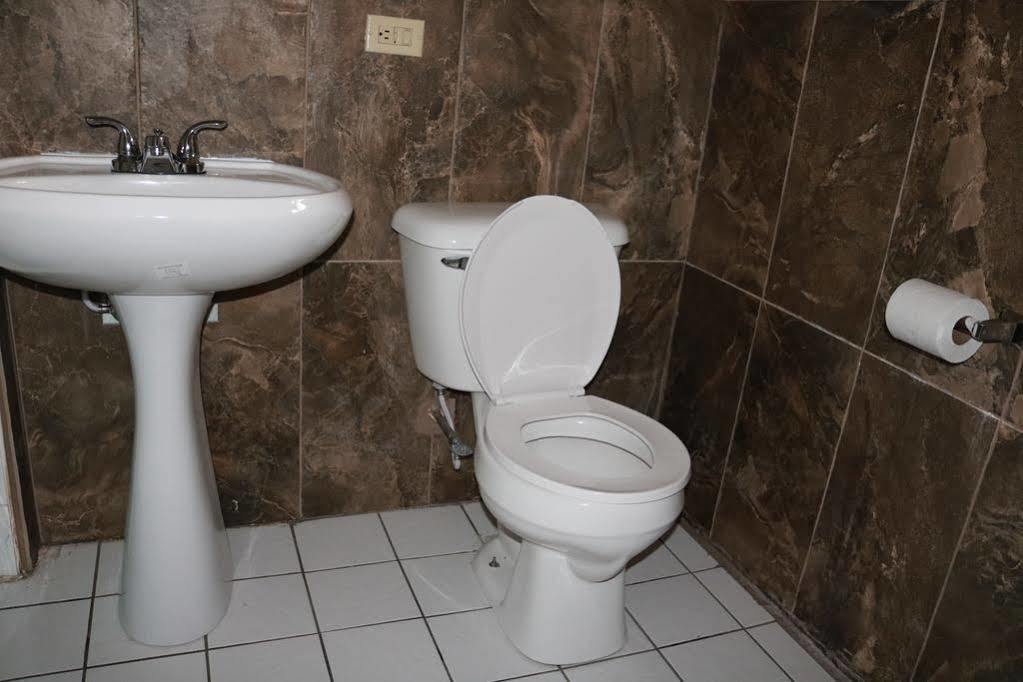 Miami Inn&Suites Oak Lawn Bagian luar foto