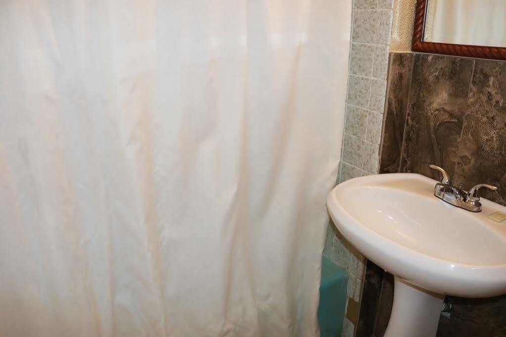 Miami Inn&Suites Oak Lawn Bagian luar foto